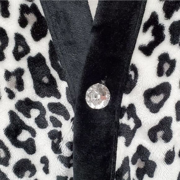 BLACK White Leopard Print Faux Fur Crystal Embellished Button Cape Poncho OSFA - Picture 4 of 12